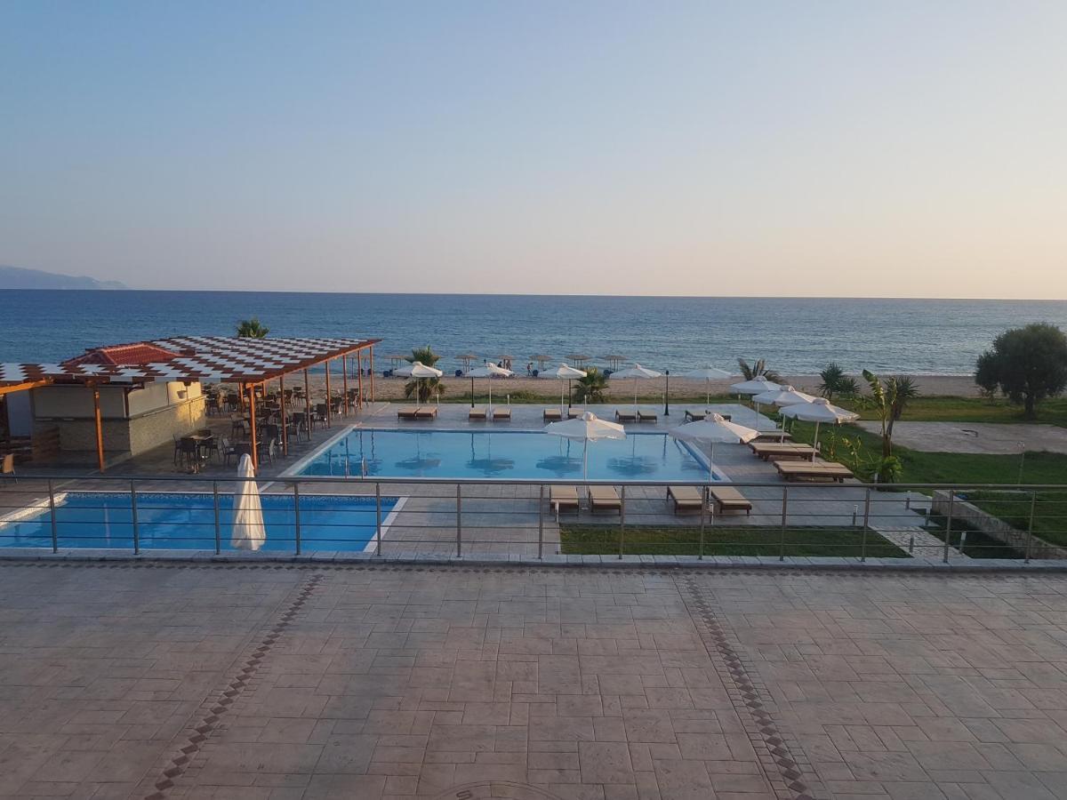 Ocean Hotel Resort Кастросикия Екстериор снимка